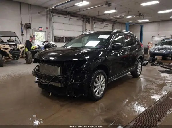 KNMAT2MV5JP538358 2018 NISSAN ROGUE - Image 2