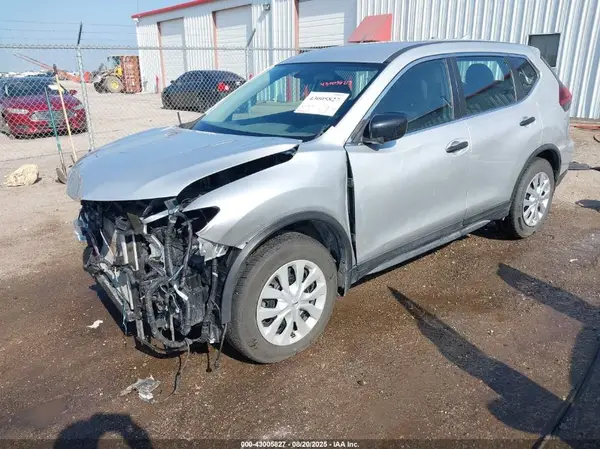 KNMAT2MV5JP540367 2018 NISSAN ROGUE - Image 2