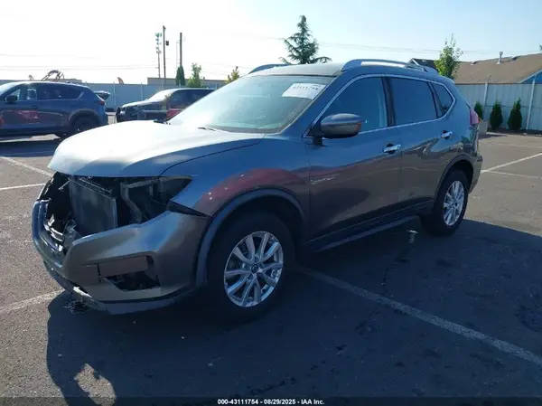 KNMAT2MV5JP541888 2018 NISSAN ROGUE - Image 2