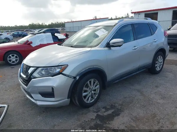 KNMAT2MV5JP543687 2018 NISSAN ROGUE - Image 2