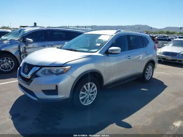 KNMAT2MV5JP545617 2018 NISSAN ROGUE - Image 2