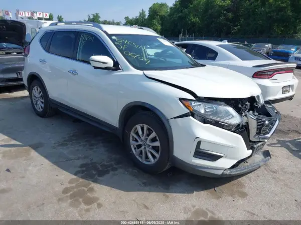 KNMAT2MV5JP545939 2018 NISSAN ROGUE - Image 1