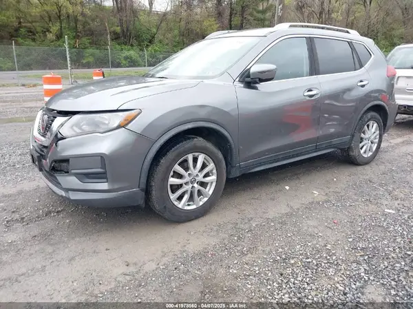 KNMAT2MV5JP551370 2018 NISSAN ROGUE - Image 2