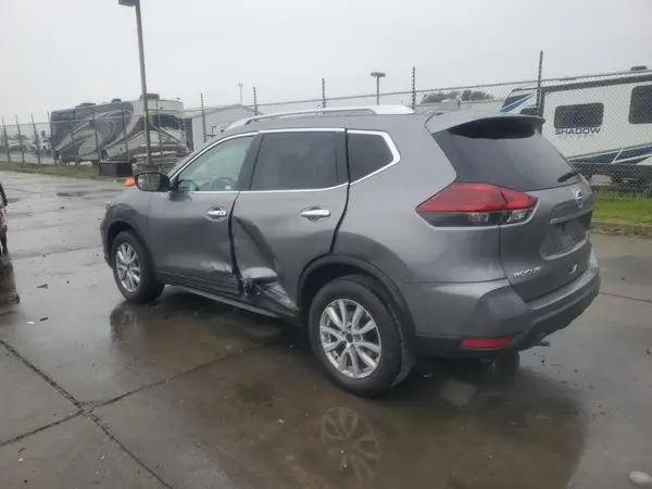 KNMAT2MV5JP555600 2018 NISSAN ROGUE - Image 2