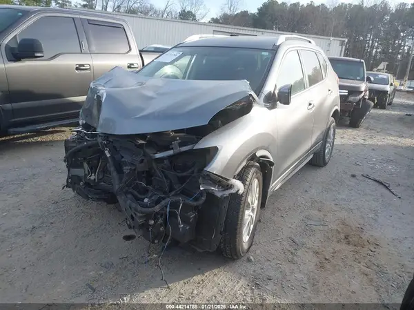 KNMAT2MV5JP557377 2018 NISSAN ROGUE - Image 2