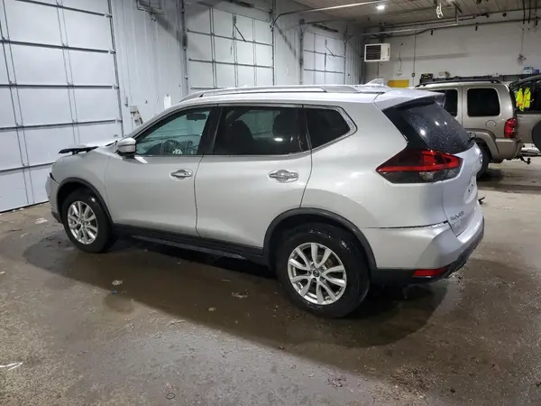 KNMAT2MV5JP559159 2018 NISSAN ROGUE - Image 2
