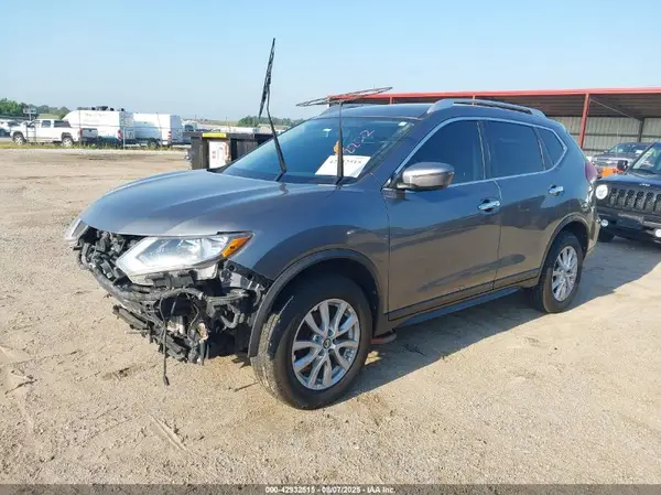 KNMAT2MV5JP560876 2018 NISSAN ROGUE - Image 2