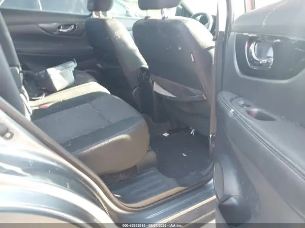 KNMAT2MV5JP560876 2018 NISSAN ROGUE - Image 8