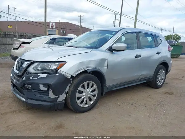 KNMAT2MV5JP571568 2018 NISSAN ROGUE - Image 2