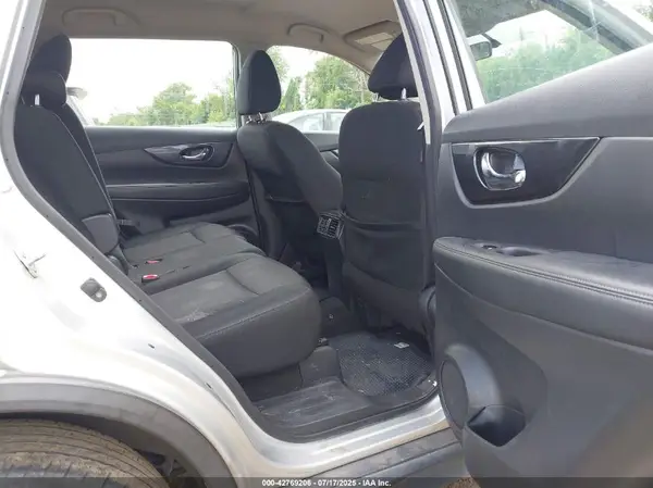 KNMAT2MV5JP571568 2018 NISSAN ROGUE - Image 8
