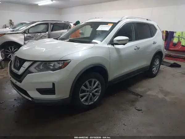 KNMAT2MV5JP574180 2018 NISSAN ROGUE - Image 2