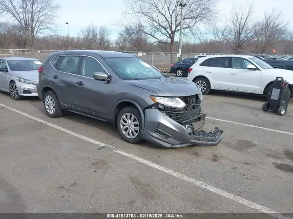 KNMAT2MV5JP585695 2018 NISSAN ROGUE - Image 1