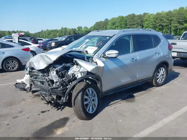 KNMAT2MV5JP587074 2018 NISSAN ROGUE - Image 2