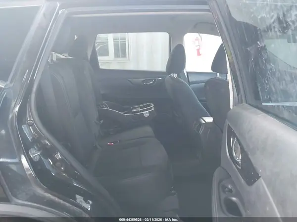 KNMAT2MV5JP587107 2018 NISSAN ROGUE - Image 8