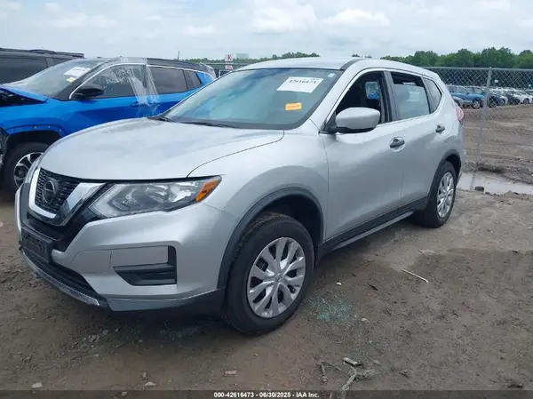 KNMAT2MV5JP590766 2018 NISSAN ROGUE - Image 2