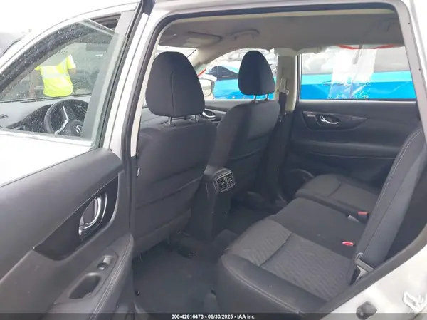 KNMAT2MV5JP590766 2018 NISSAN ROGUE - Image 8