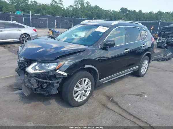 KNMAT2MV5JP592713 2018 NISSAN ROGUE - Image 2