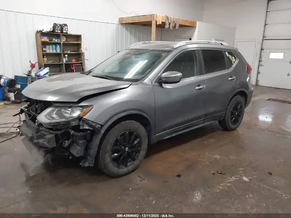KNMAT2MV5JP594333 2018 NISSAN ROGUE - Image 2