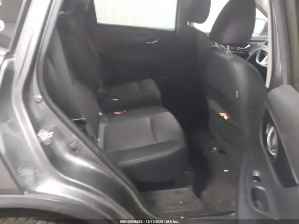 KNMAT2MV5JP594333 2018 NISSAN ROGUE - Image 8