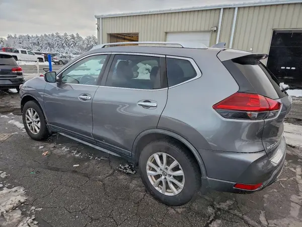 KNMAT2MV5JP596454 2018 NISSAN ROGUE - Image 2