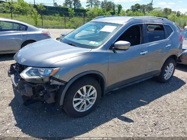 KNMAT2MV5JP599788 2018 NISSAN ROGUE - Image 2
