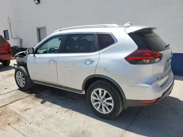 KNMAT2MV5JP602950 2018 NISSAN ROGUE - Image 2