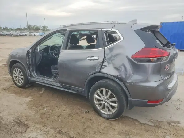 KNMAT2MV5JP607209 2018 NISSAN ROGUE - Image 2