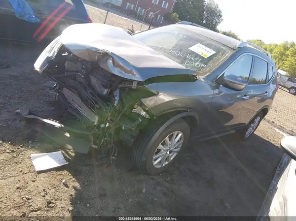 KNMAT2MV5JP609624 2018 NISSAN ROGUE - Image 2
