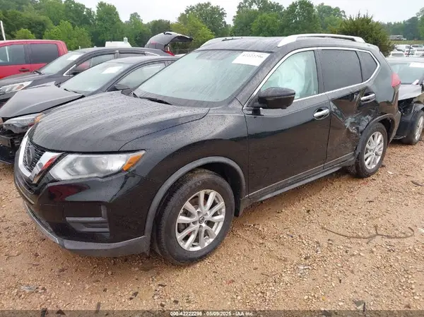 KNMAT2MV5JP610322 2018 NISSAN ROGUE - Image 2