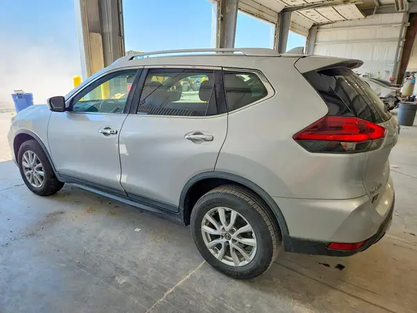 KNMAT2MV5LP523698 2020 NISSAN ROGUE - Image 2