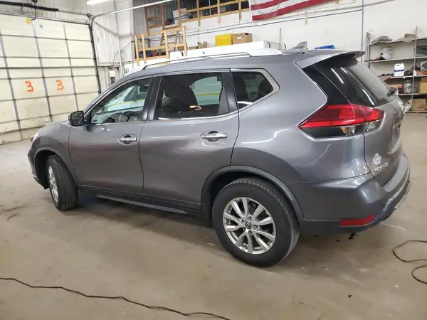 KNMAT2MV6HP506013 2017 NISSAN ROGUE - Image 2