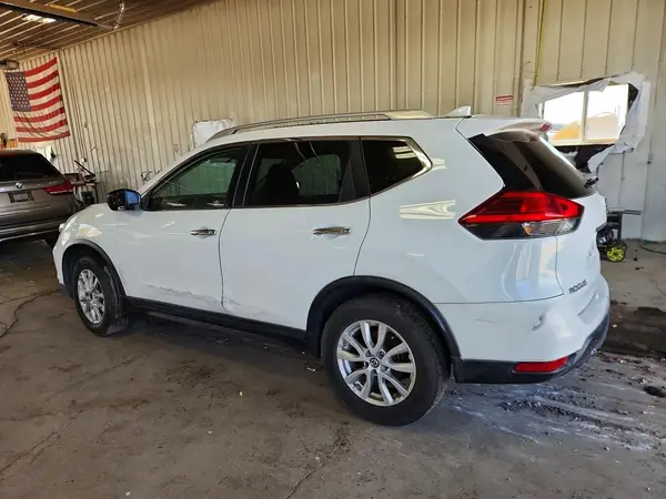 KNMAT2MV6HP506352 2017 NISSAN ROGUE - Image 2