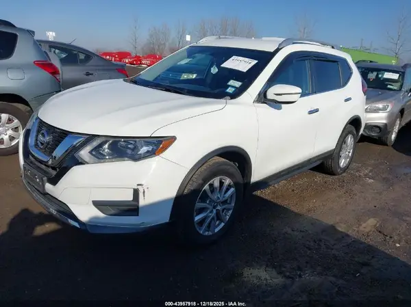 KNMAT2MV6HP506366 2017 NISSAN ROGUE - Image 2