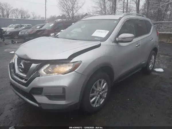 KNMAT2MV6HP509106 2017 NISSAN ROGUE - Image 2