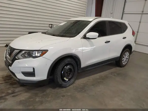 KNMAT2MV6HP510160 2017 NISSAN ROGUE - Image 2