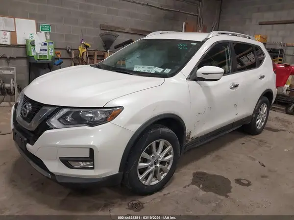 KNMAT2MV6HP524379 2017 NISSAN ROGUE - Image 2