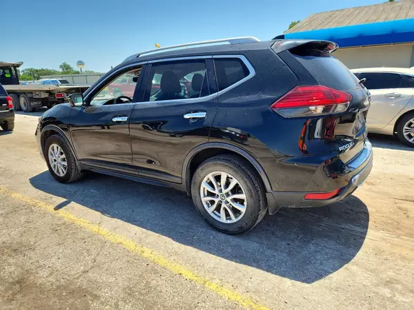 KNMAT2MV6HP526553 2017 NISSAN ROGUE - Image 2