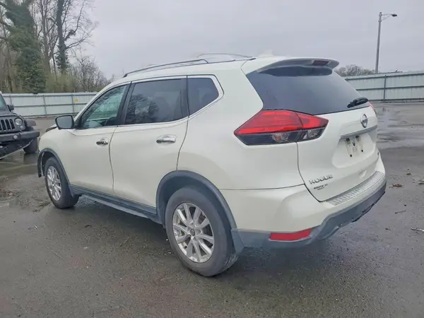 KNMAT2MV6HP530926 2017 NISSAN ROGUE - Image 2