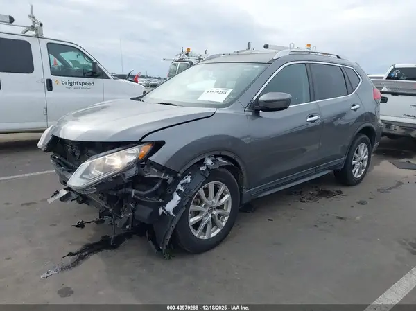 KNMAT2MV6HP531056 2017 NISSAN ROGUE - Image 2
