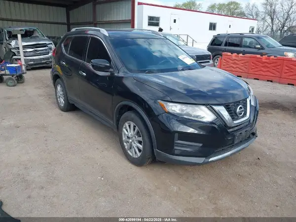 KNMAT2MV6HP531915 2017 NISSAN ROGUE - Image 1