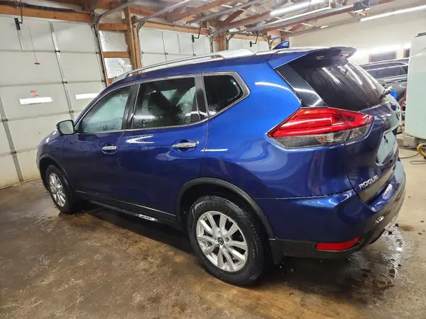 KNMAT2MV6HP534183 2017 NISSAN ROGUE - Image 2