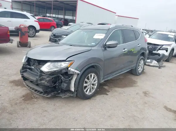 KNMAT2MV6HP535141 2017 NISSAN ROGUE - Image 2