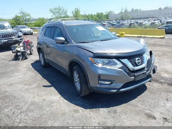 KNMAT2MV6HP540419 2017 NISSAN ROGUE - Image 1