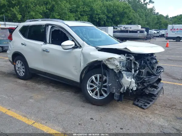 KNMAT2MV6HP544261 2017 NISSAN ROGUE - Image 1