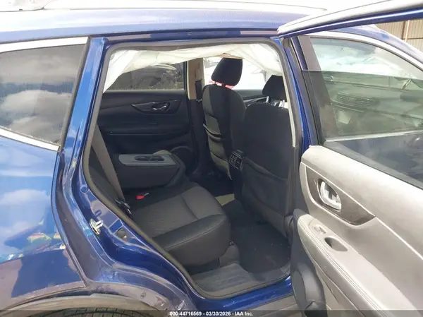 KNMAT2MV6HP550562 2017 NISSAN ROGUE - Image 8