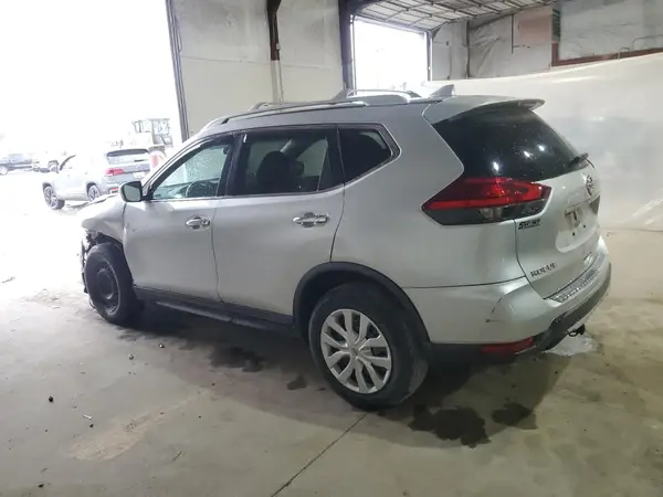 KNMAT2MV6HP560024 2017 NISSAN ROGUE - Image 2