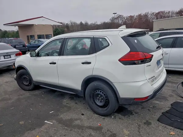 KNMAT2MV6HP561691 2017 NISSAN ROGUE - Image 2
