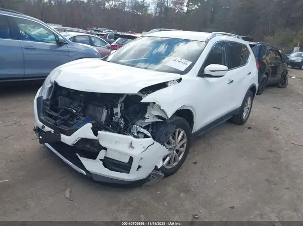 KNMAT2MV6HP574117 2017 NISSAN ROGUE - Image 2