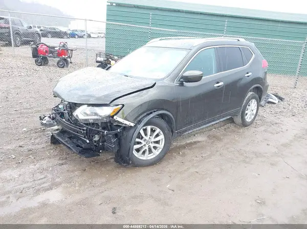 KNMAT2MV6HP575090 2017 NISSAN ROGUE - Image 2