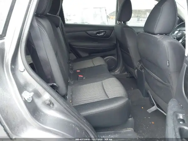 KNMAT2MV6HP585389 2017 NISSAN ROGUE - Image 8